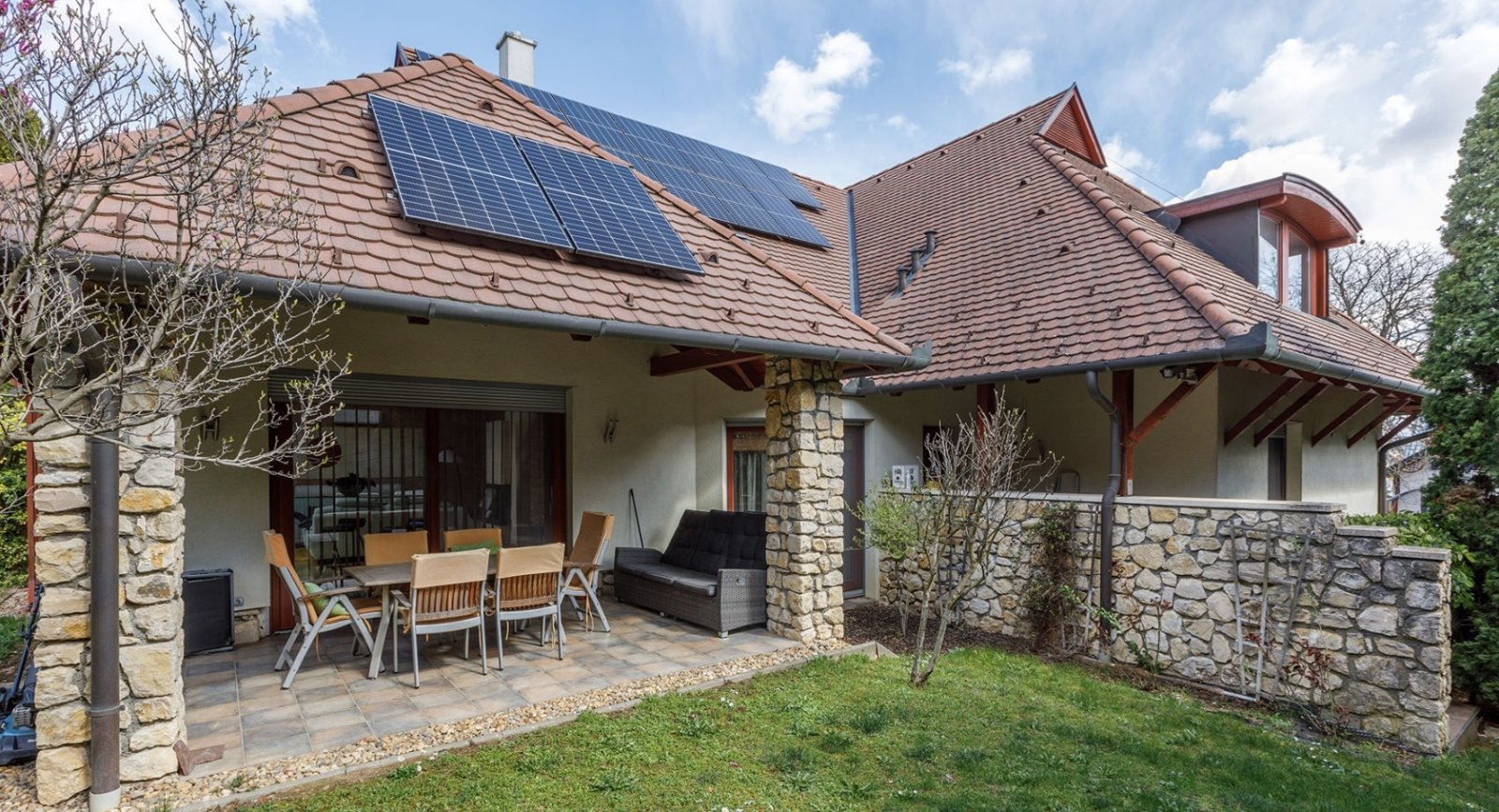 Exclusief en goed onderhouden familiehuis op een rustige, centrale locatie nabij het Balatonmeer – Hévíz, foto 4 van 19