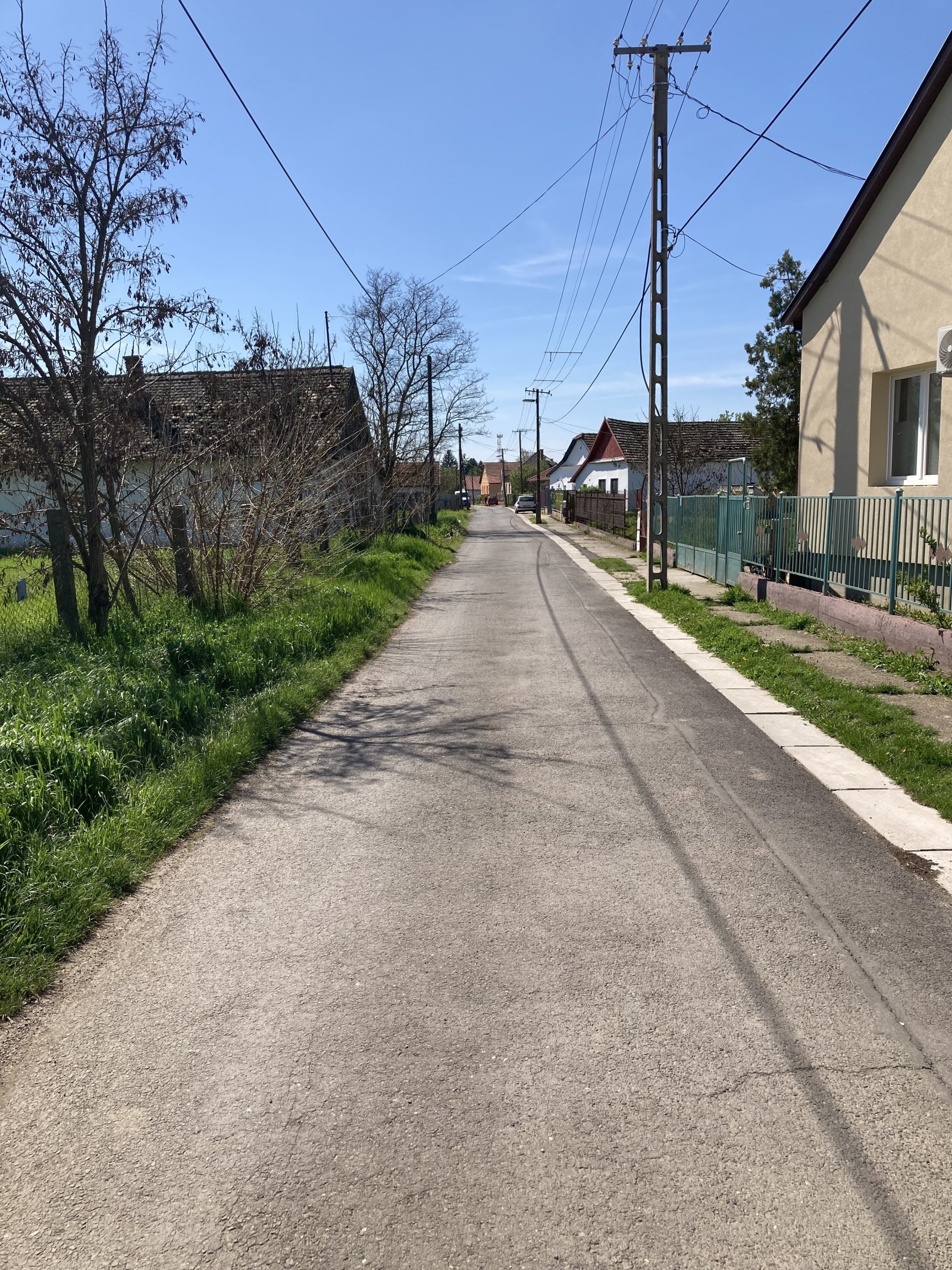 Building plot on the outskirts of town, in a quiet and very well-maintained residential area – Klárafalva, photo 1 of 4