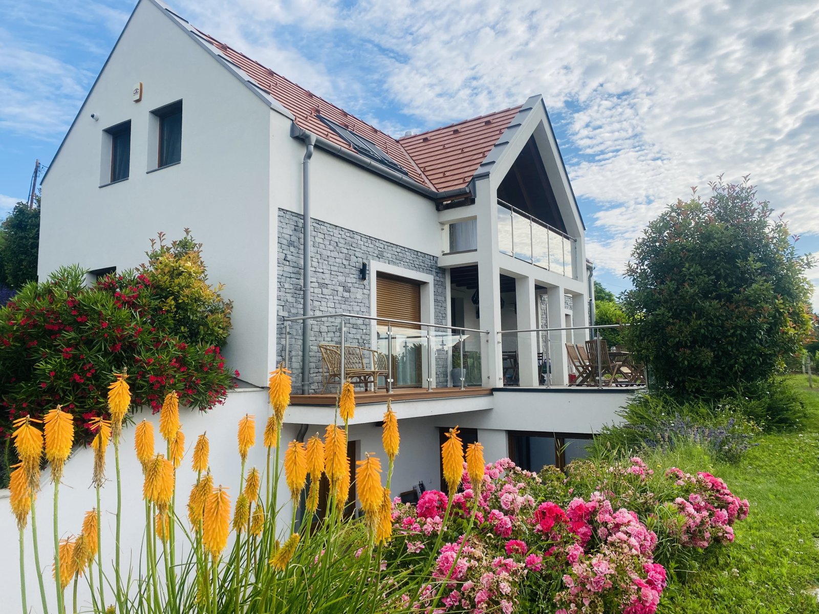 Appartementencomplex / vrijstaande woning in uitstekende staat – Paloznak, foto 1 van 8