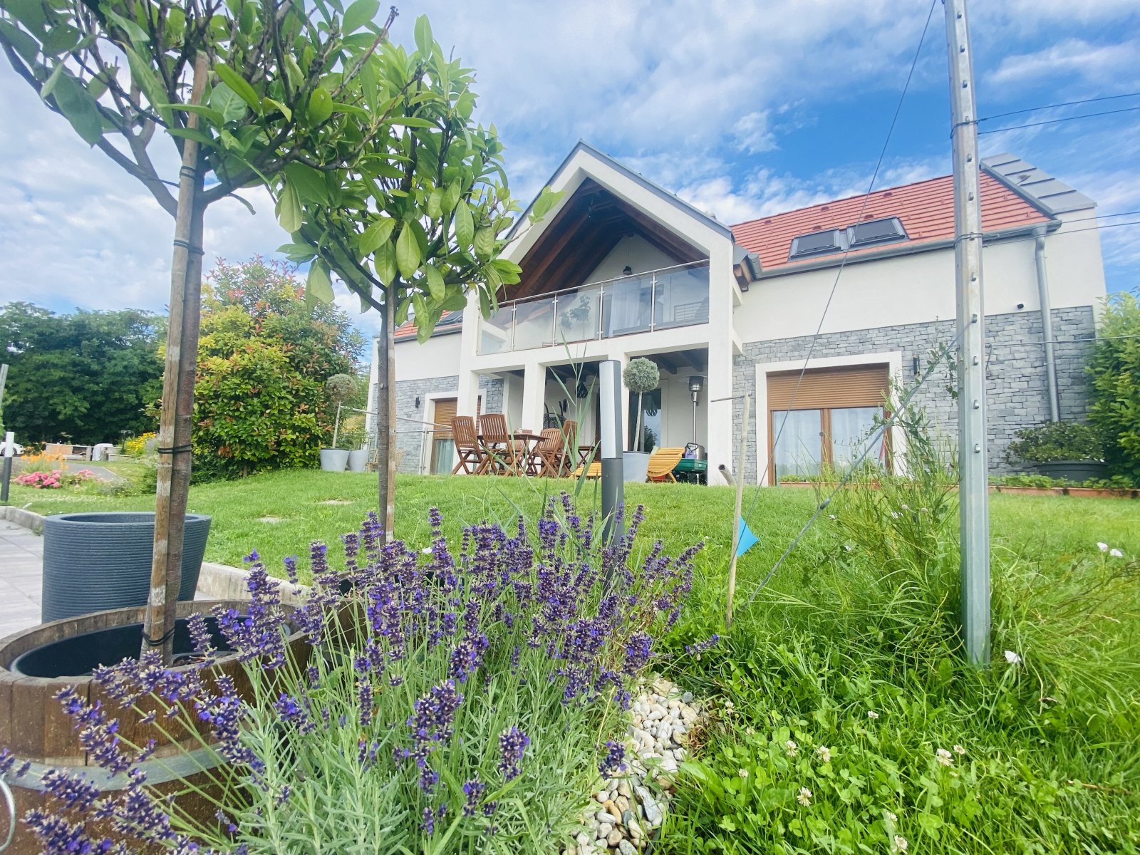 Appartementencomplex / vrijstaande woning in uitstekende staat – Paloznak, foto 3 van 8