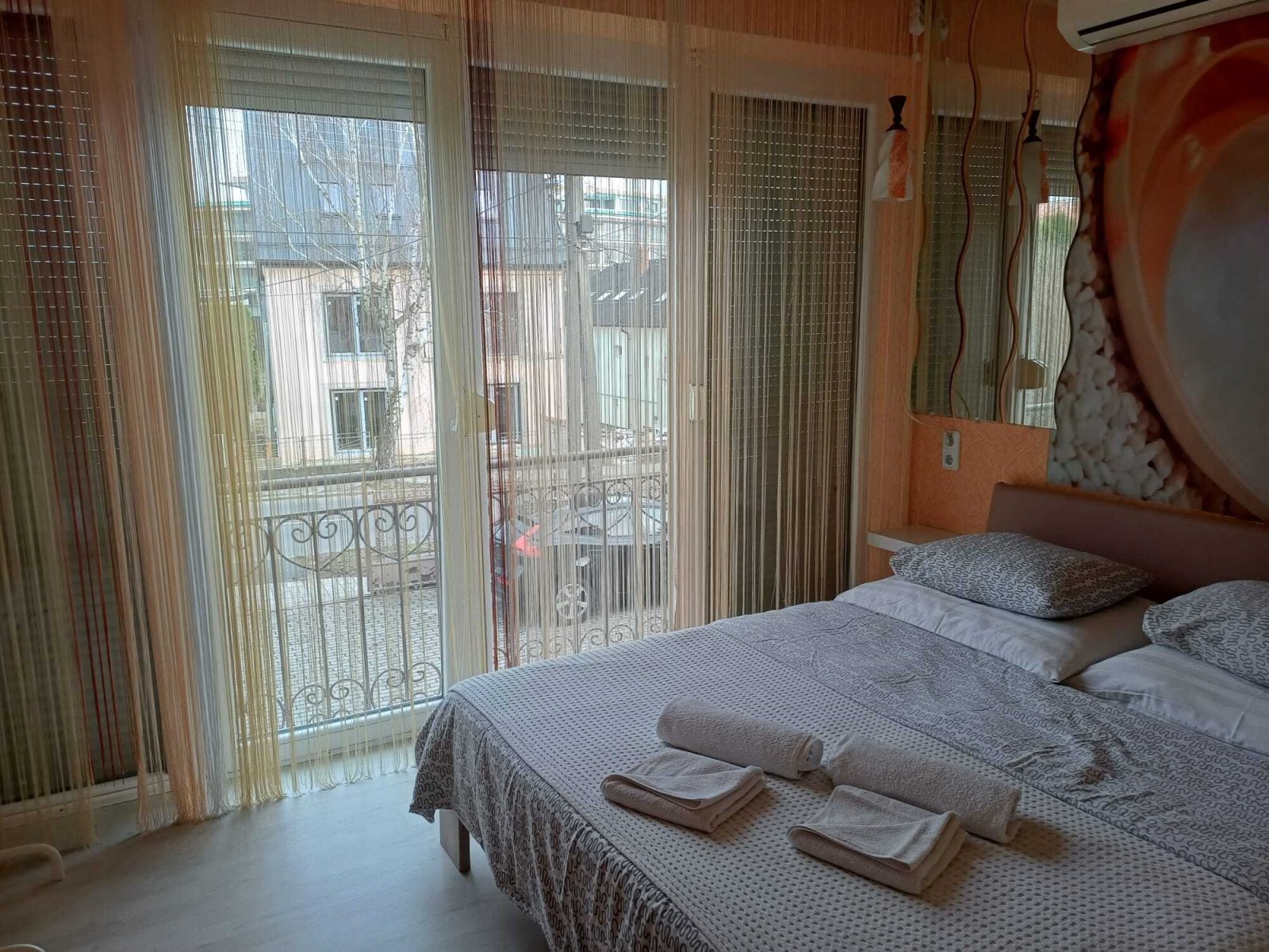 6 apartman 12 szobával – Hévíz, 8/24. kép