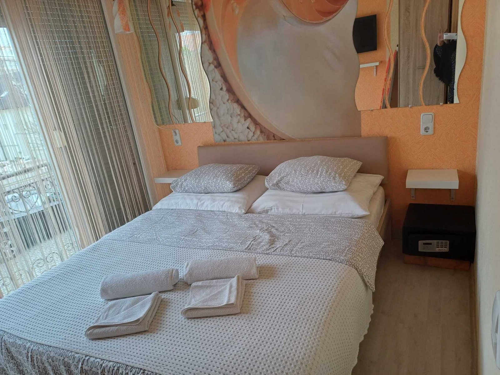 6 apartman 12 szobával – Hévíz, 9/24. kép