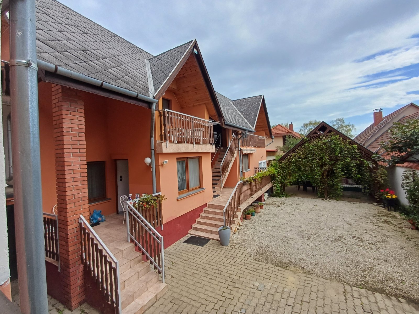 Two houses, 8 apartments, on one property in the most beautiful street of Hévíz, photo 2 of 28
