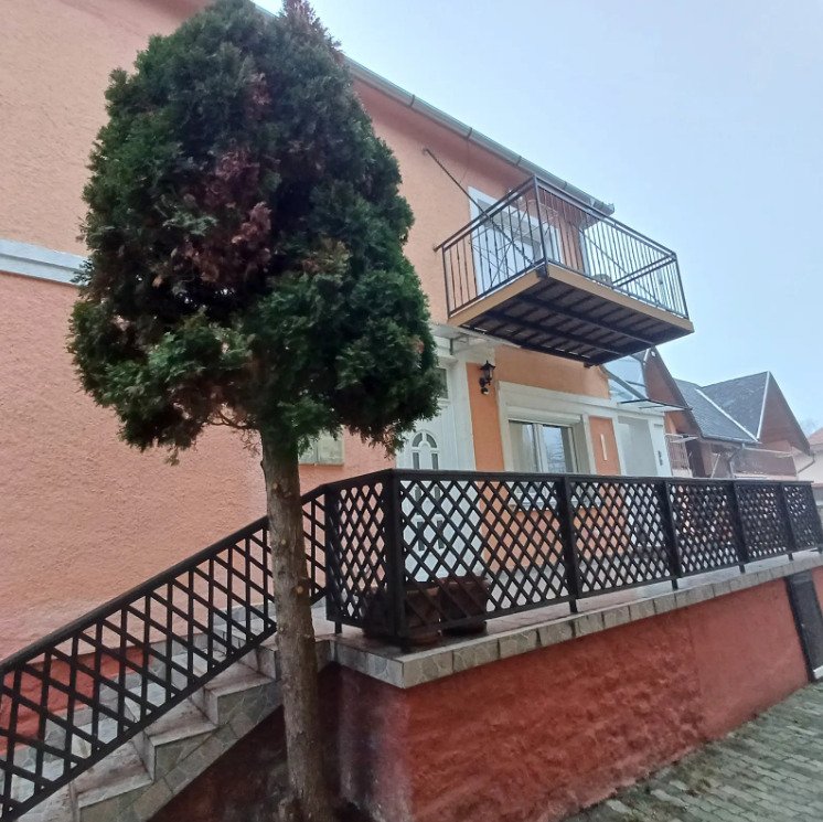 Two houses, 8 apartments, on one property in the most beautiful street of Hévíz, photo 6 of 28