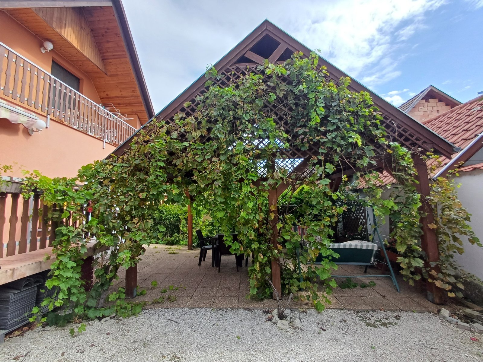 Two houses, 8 apartments, on one property in the most beautiful street of Hévíz, photo 7 of 28