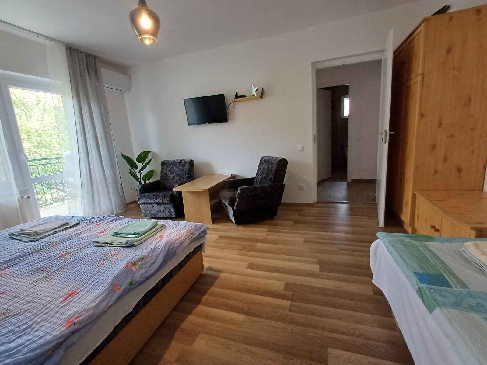 Two houses, 8 apartments, on one property in the most beautiful street of Hévíz, photo 11 of 28