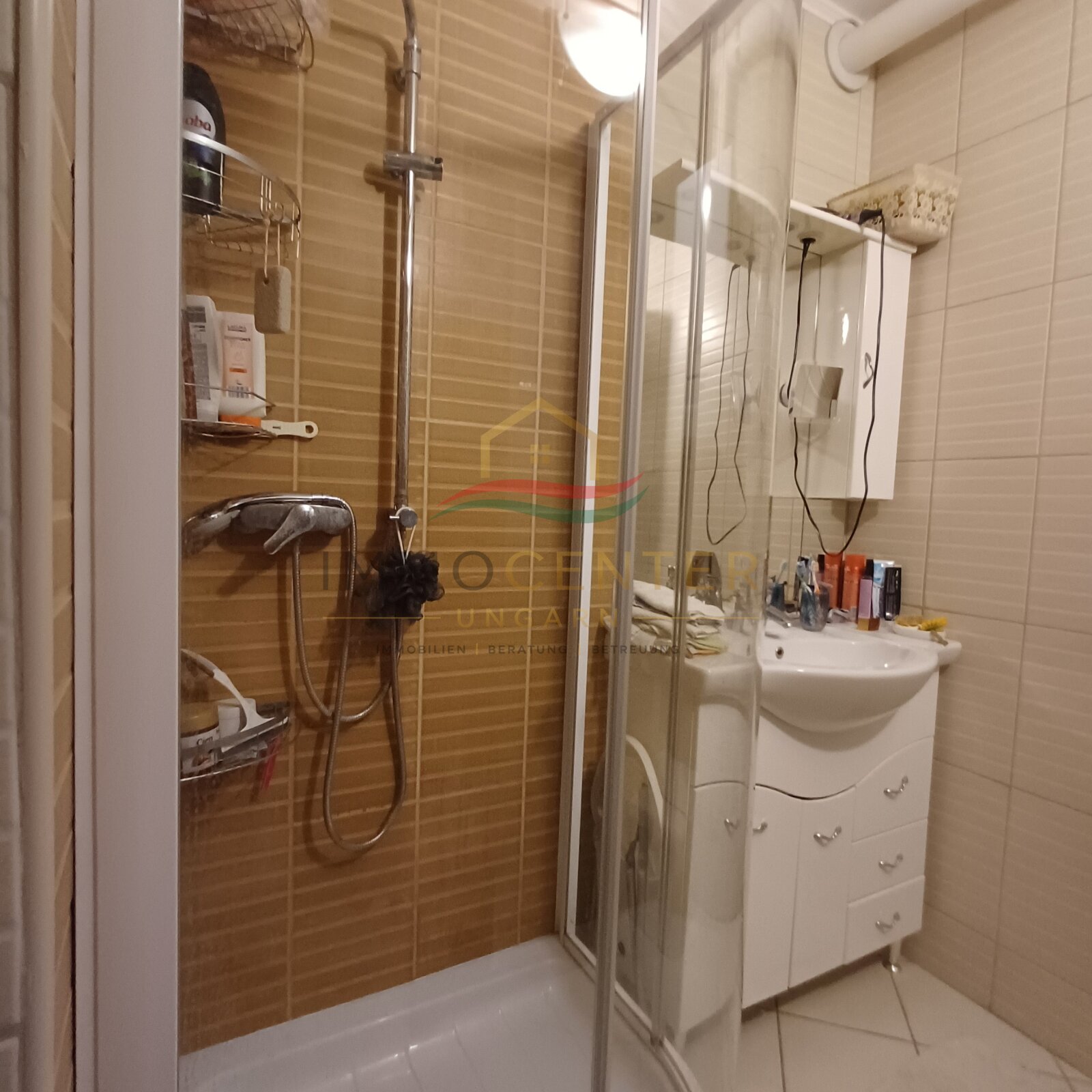 Prachtig gerenoveerd 3-kamerappartement met balkon in de mooiste straat van Hévíz., foto 12 van 17