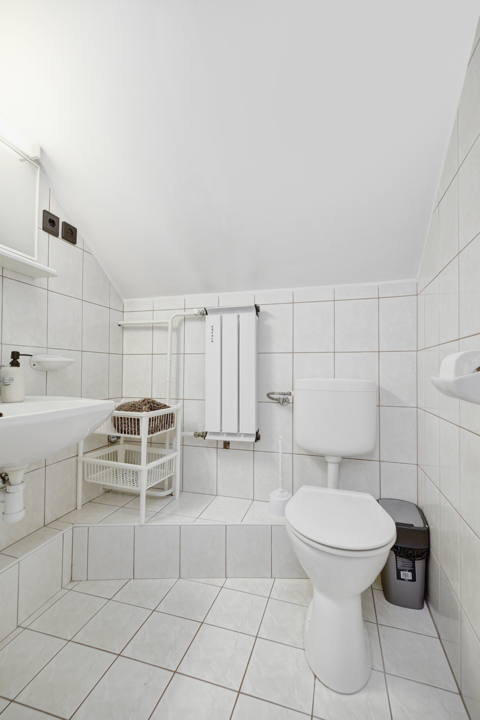 (AAA) Erstbezug nach Renovierung im Zentrum: Möblierte Wohnung im zweiten Stock – Hévíz, Bild 14 von 18