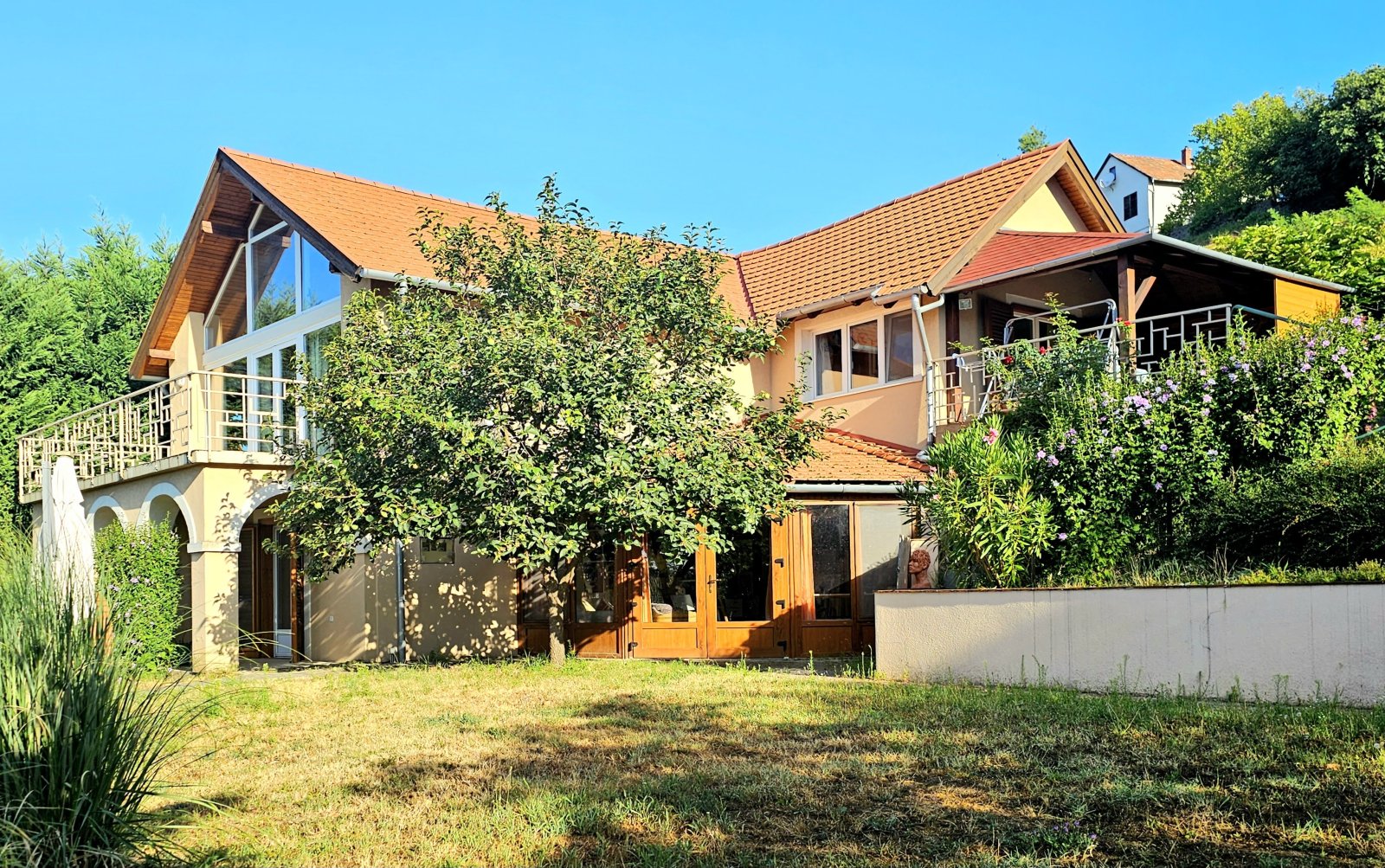 (AAA) Einzigartiges Panorama-Anwesen am Nordufer – Badacsonytomaj, Bild 4 von 31