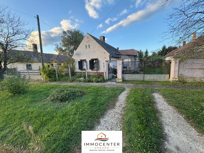 Huis dat renovatie behoeft, gelegen in een rustige en harmonieuze omge – Zalaerdőd