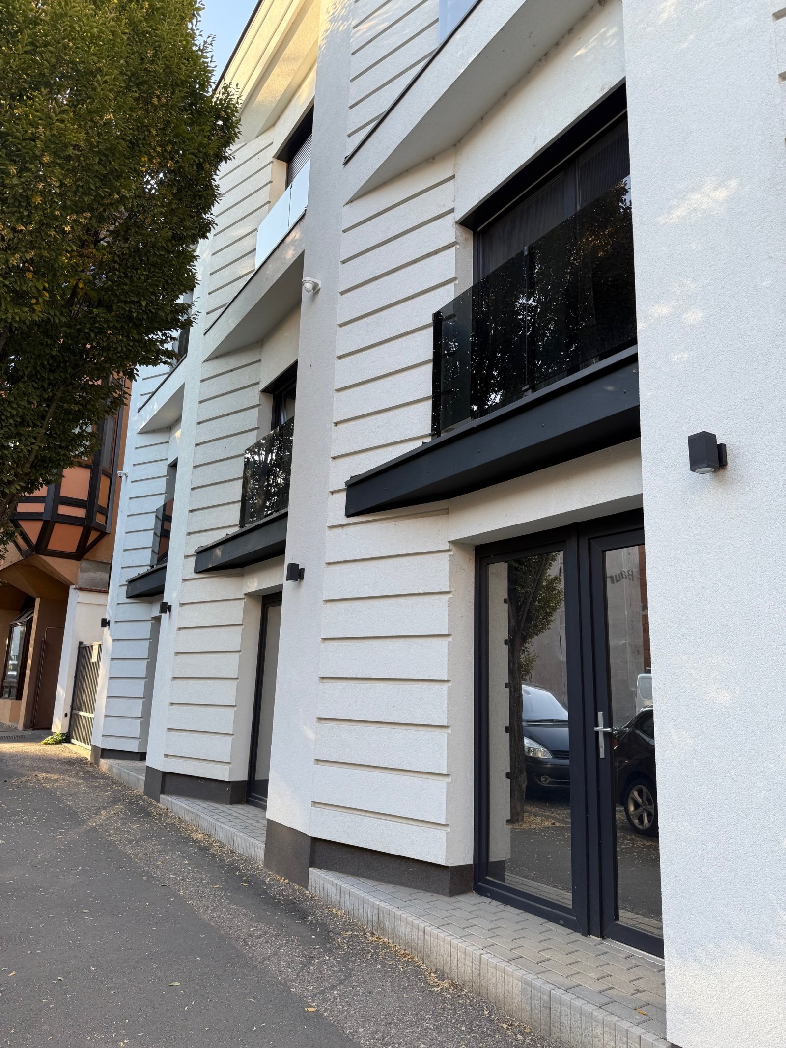 Exclusief, luxueus ontworpen en gemeubileerd pand – Keszthely, foto 1 van 38