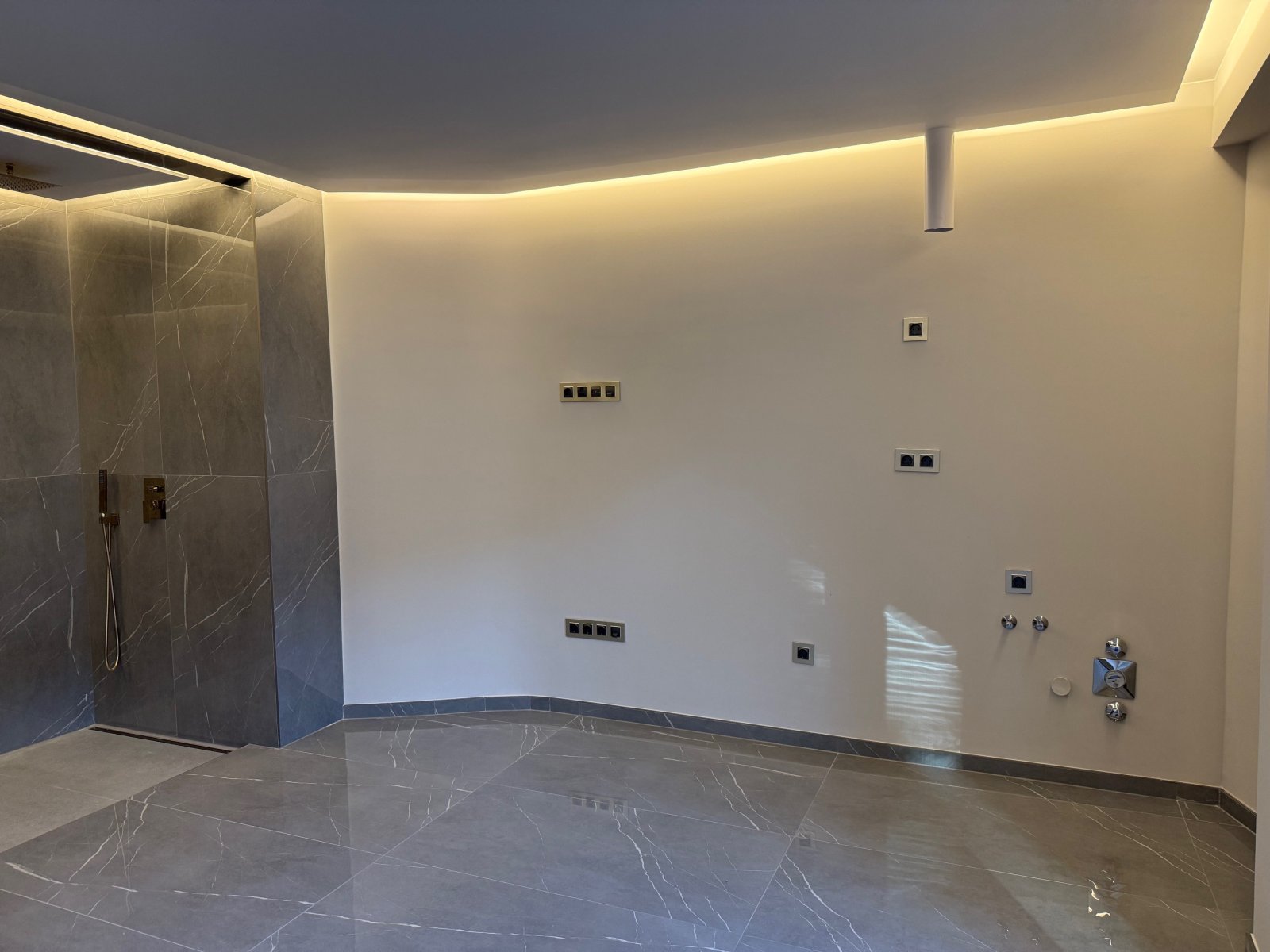Exclusief, luxueus ontworpen en gemeubileerd pand – Keszthely, foto 32 van 38