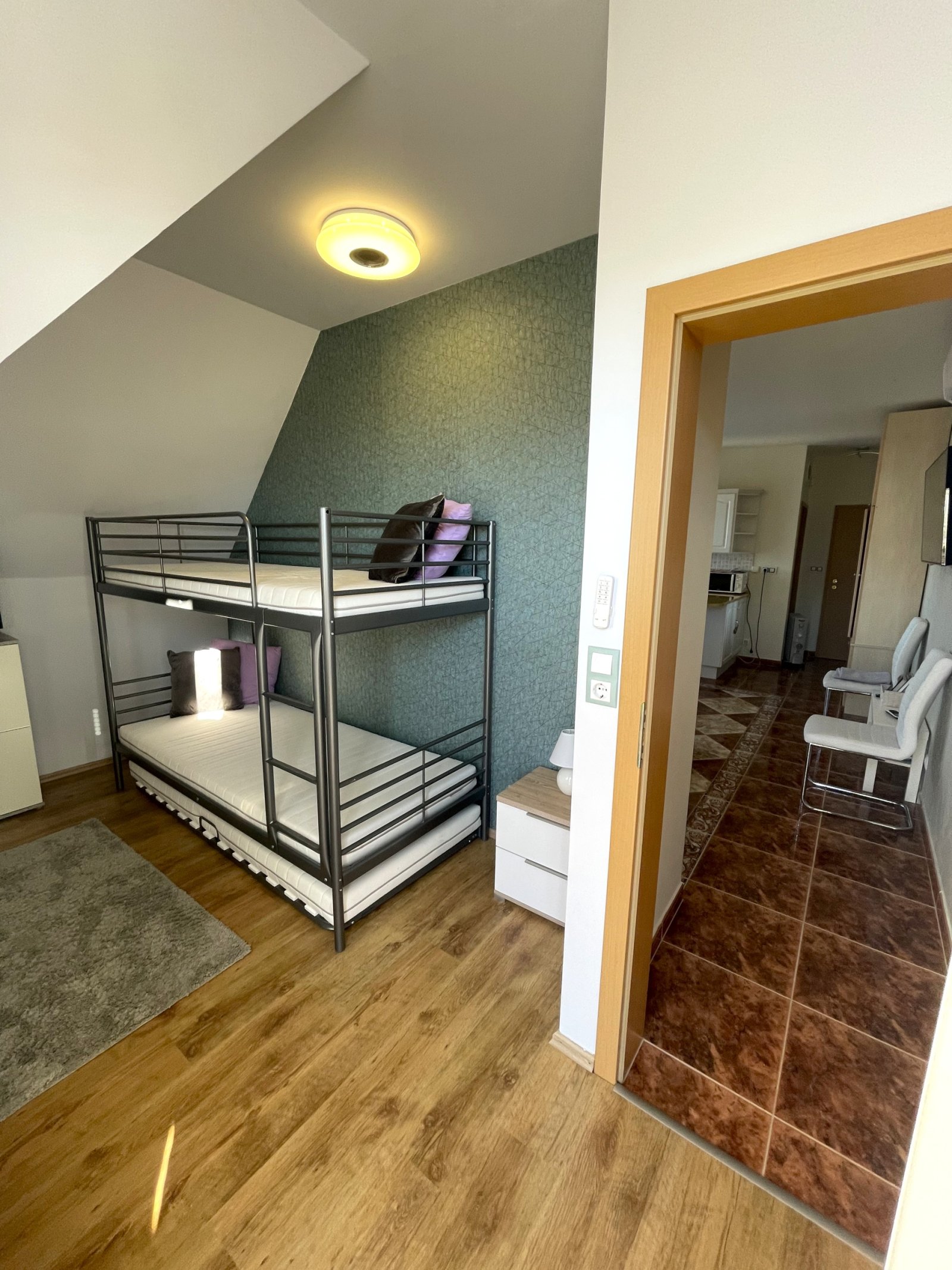 (AAA) Wohnung mit Balkon im beliebten ungarischen Badeort – Balatonlelle, Bild 8 von 21