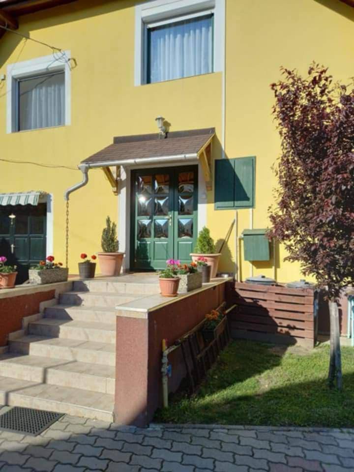 Halfvrijstaande woning in een rustig deel van de stad, met uitzicht op het kasteel – Veszprém, foto 19 van 19