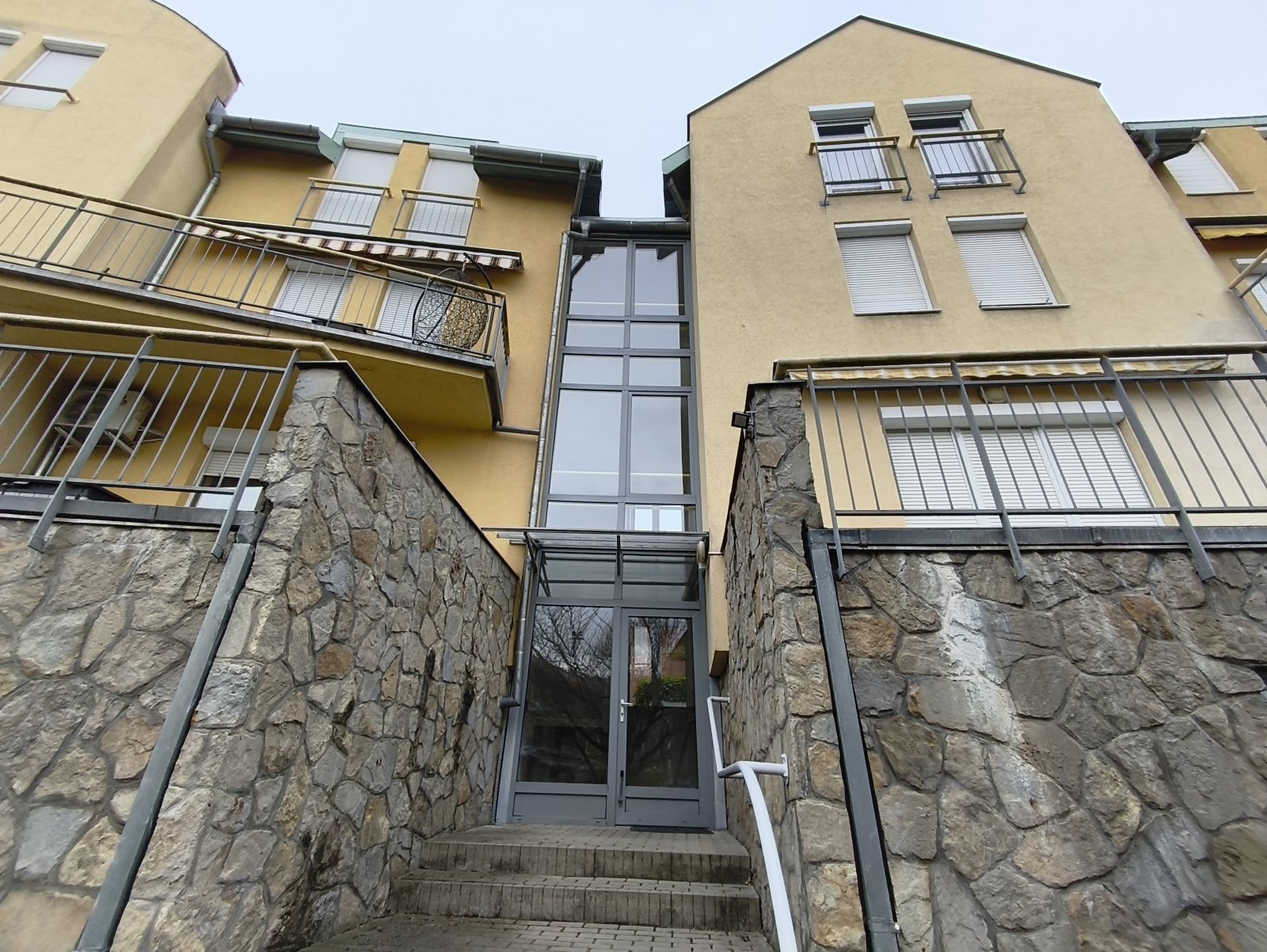 (AAA) Gemeubileerd appartement in het stadscentrum met ondergrondse parkeerplaats – Hévíz, foto 4 van 24