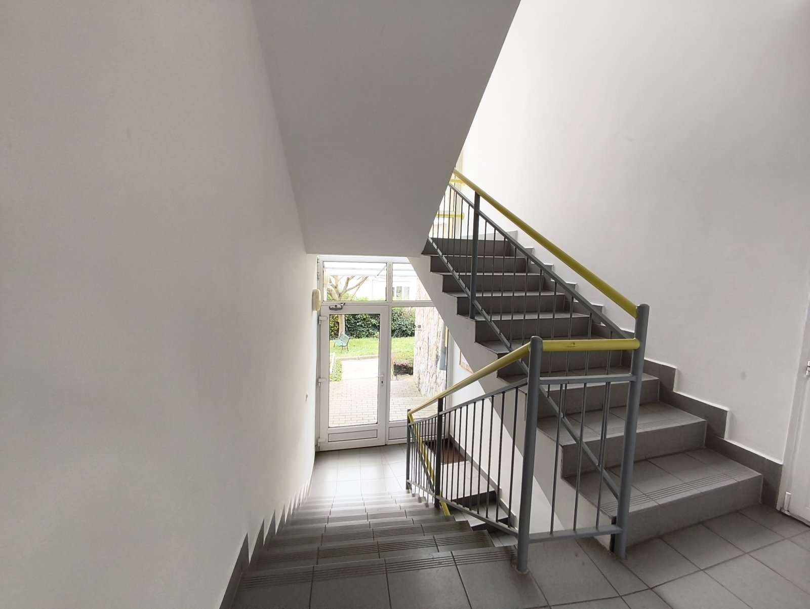 (AAA) Gemeubileerd appartement in het stadscentrum met ondergrondse parkeerplaats – Hévíz, foto 5 van 24