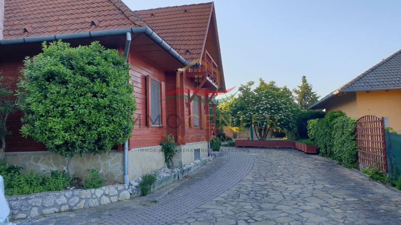 (AAA) Etagenwohnung in ruhiger Gegend zur Miete – bei Héviz, Bild 1 von 18