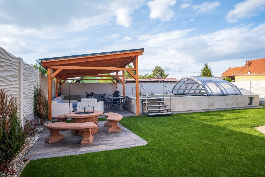 A luxurious family home in the immediate vicinity of the shore of Lake Balaton, which can also be used as an apartment. – Balatonkeresztúr, photo 3 of 45
