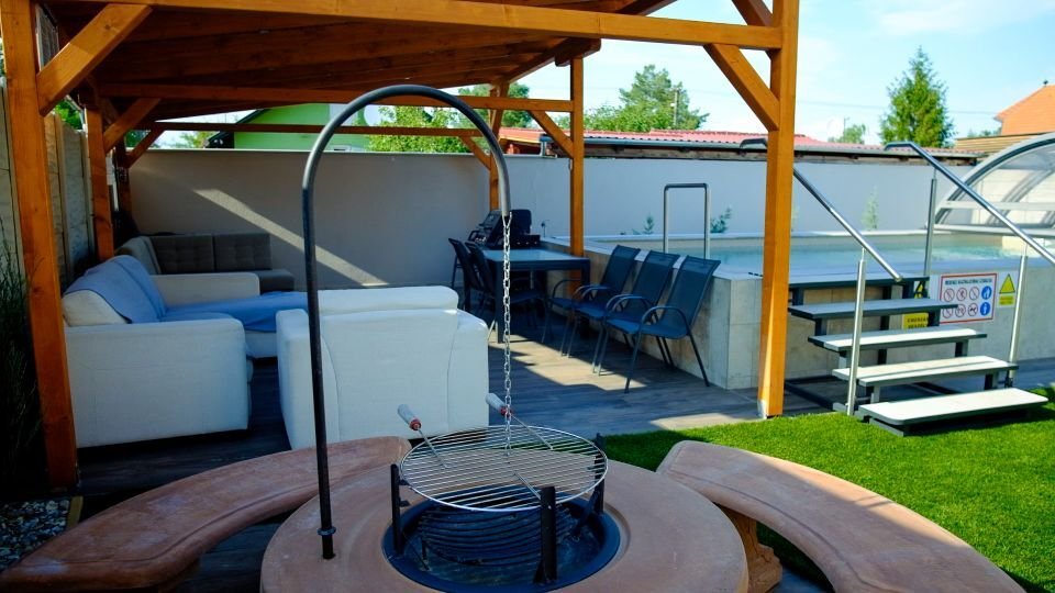 A luxurious family home in the immediate vicinity of the shore of Lake Balaton, which can also be used as an apartment. – Balatonkeresztúr, photo 11 of 45