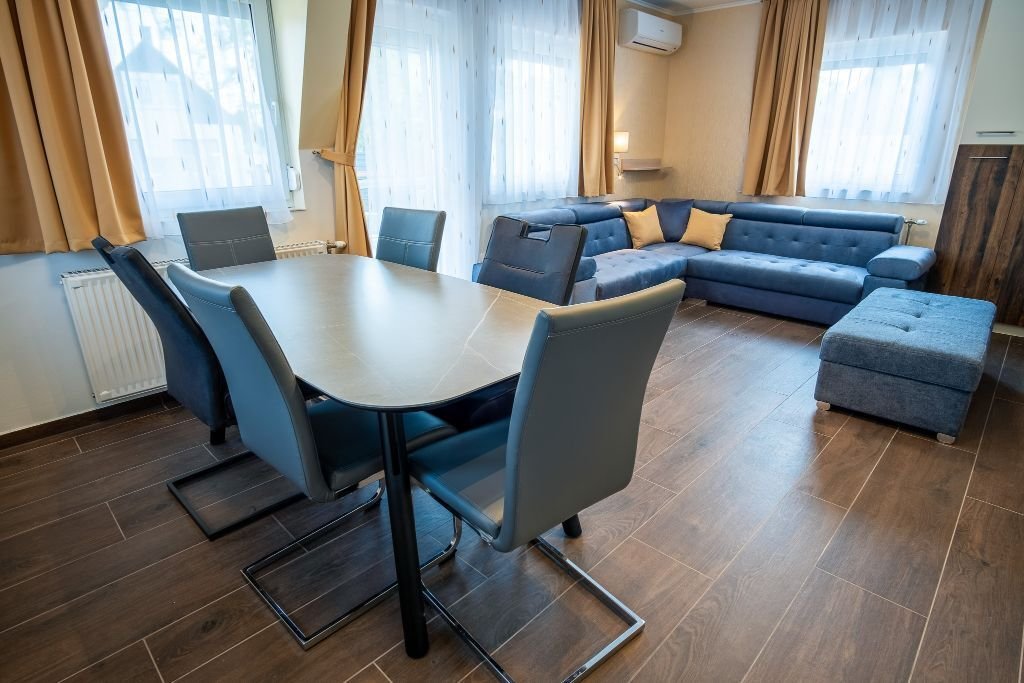 A luxurious family home in the immediate vicinity of the shore of Lake Balaton, which can also be used as an apartment. – Balatonkeresztúr, photo 13 of 45