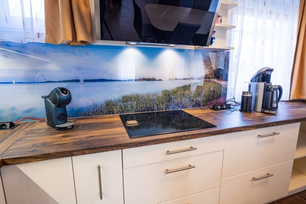 A luxurious family home in the immediate vicinity of the shore of Lake Balaton, which can also be used as an apartment. – Balatonkeresztúr, photo 18 of 45