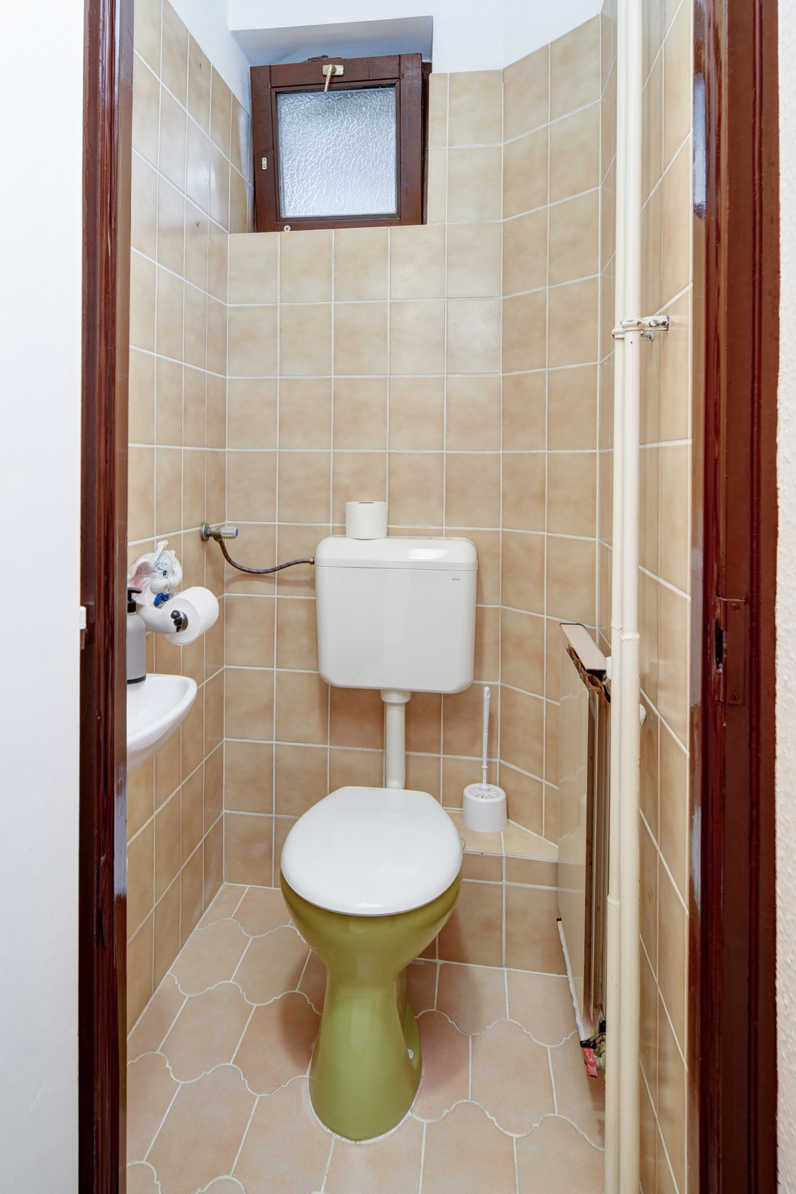 Nieuw gerenoveerd, gemeubileerd appartement op de 1e verdieping van een vrijstaande woning met drie verdiepingen in het stadscentrum – Hévíz, foto 8 van 15