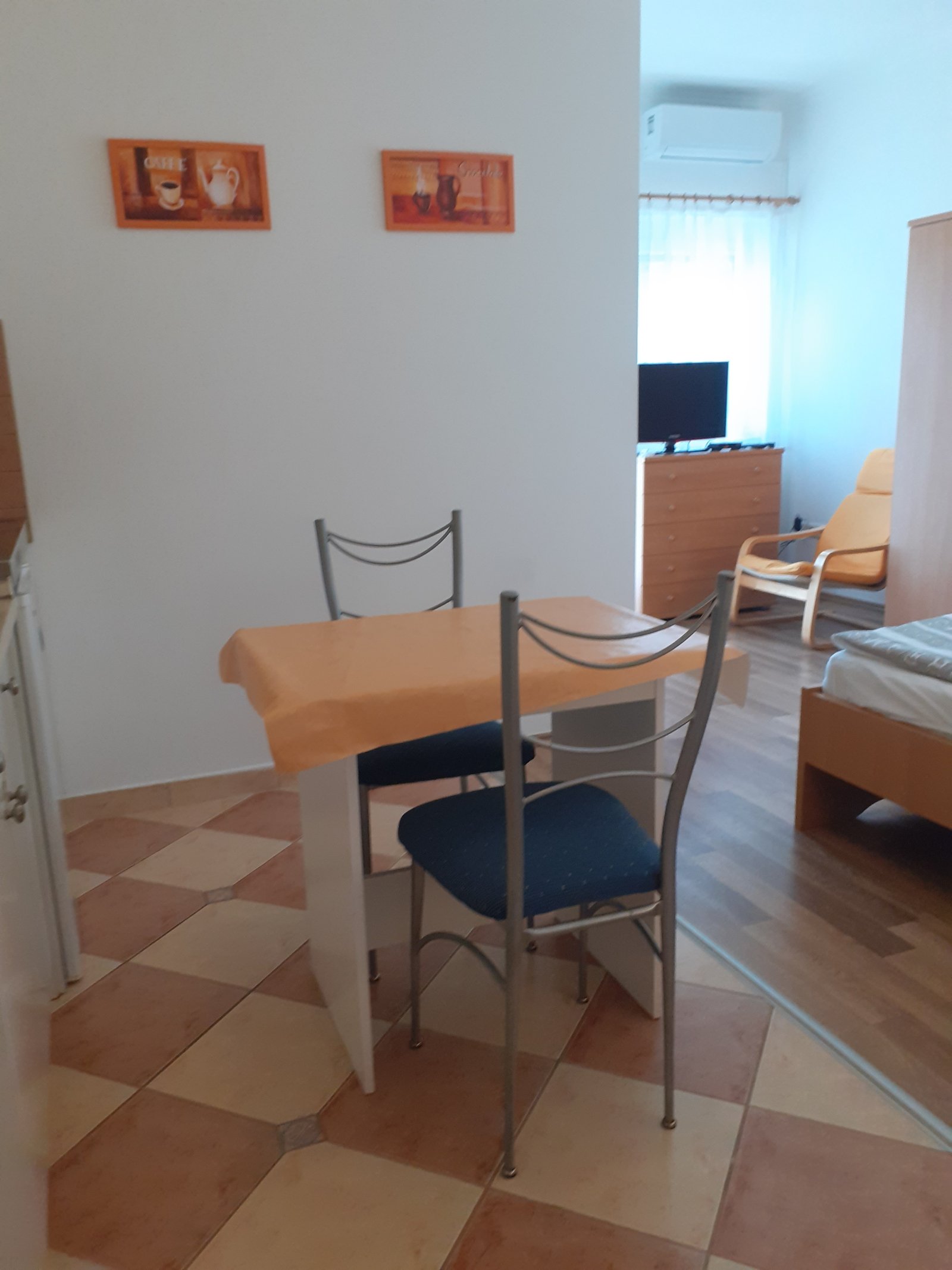 Vrijstaande woning met drie appartementen nabij het Balatonmeer – Kehidakustány, foto 4 van 14