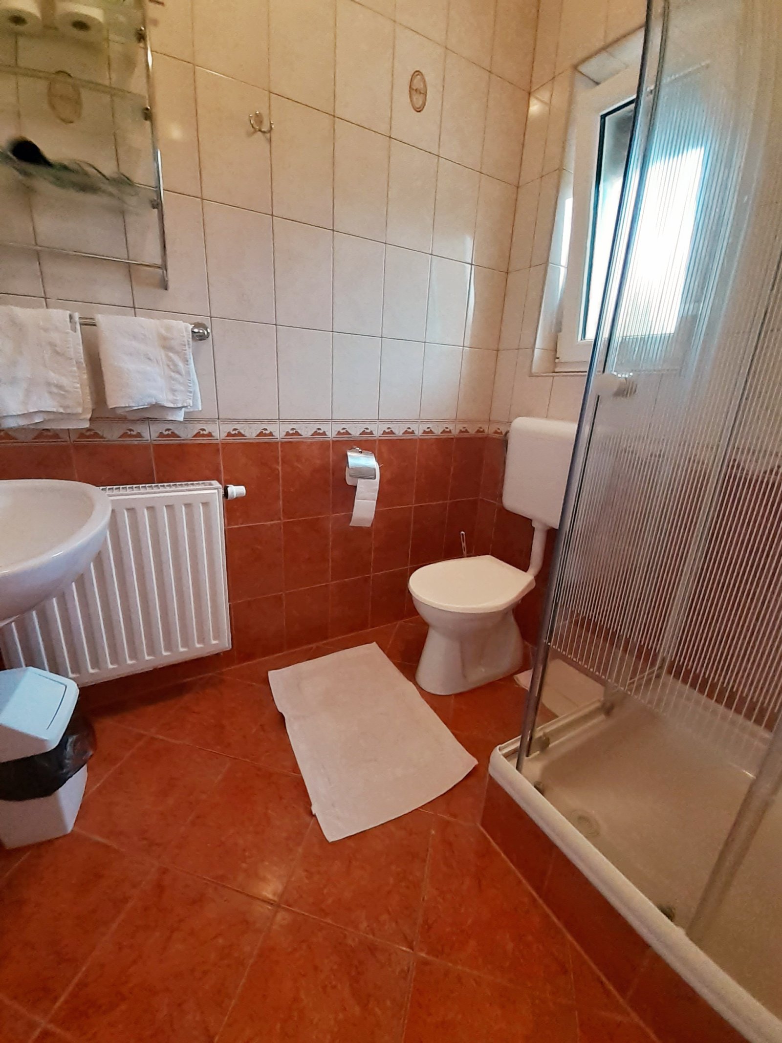 Vrijstaande woning met drie appartementen nabij het Balatonmeer – Kehidakustány, foto 9 van 14