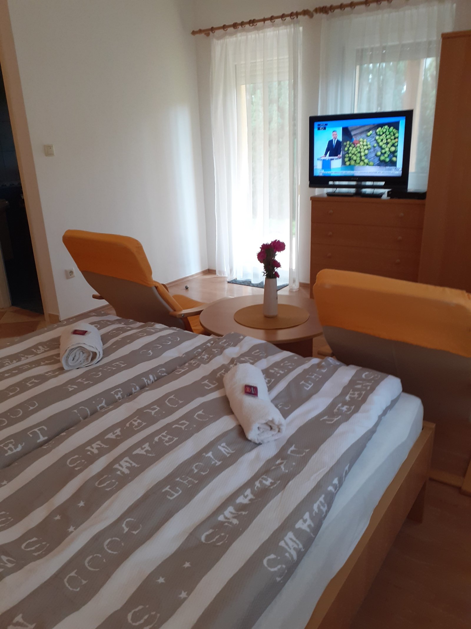 Vrijstaande woning met drie appartementen nabij het Balatonmeer – Kehidakustány, foto 10 van 14