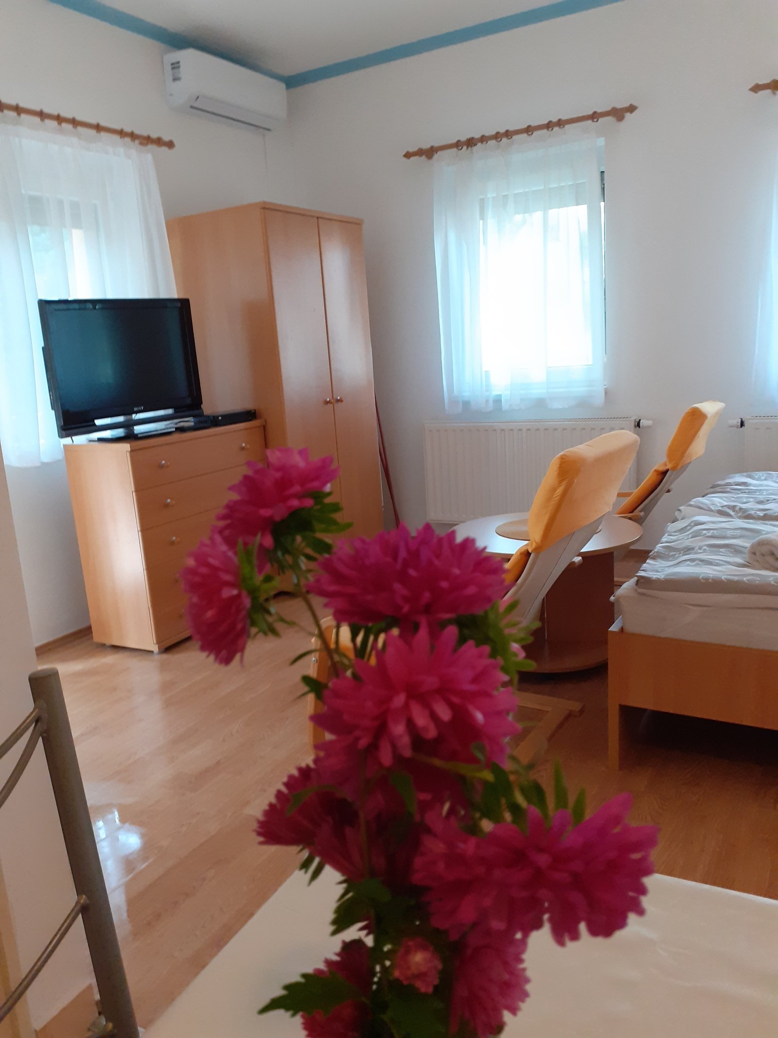 Vrijstaande woning met drie appartementen nabij het Balatonmeer – Kehidakustány, foto 11 van 14