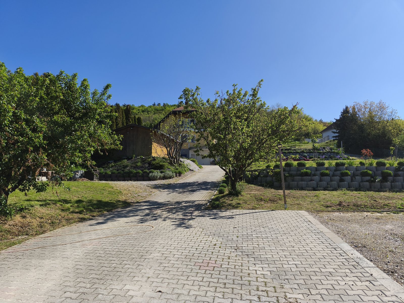 (AAA) Familienhaus mit parkähnlichem Grundstück in außergewöhnlich guter Lage – Cserszegtomaj, Bild 2 von 59