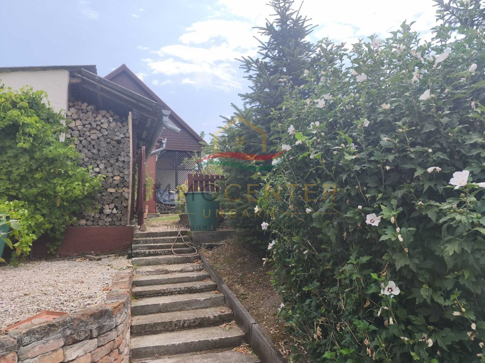 (AAA) Geräumiges Einfamilienhaus+ Einliegerwohnung in einer ruhigen, grünen Wohngegend – Lengyeltóti, Bild 46 von 63