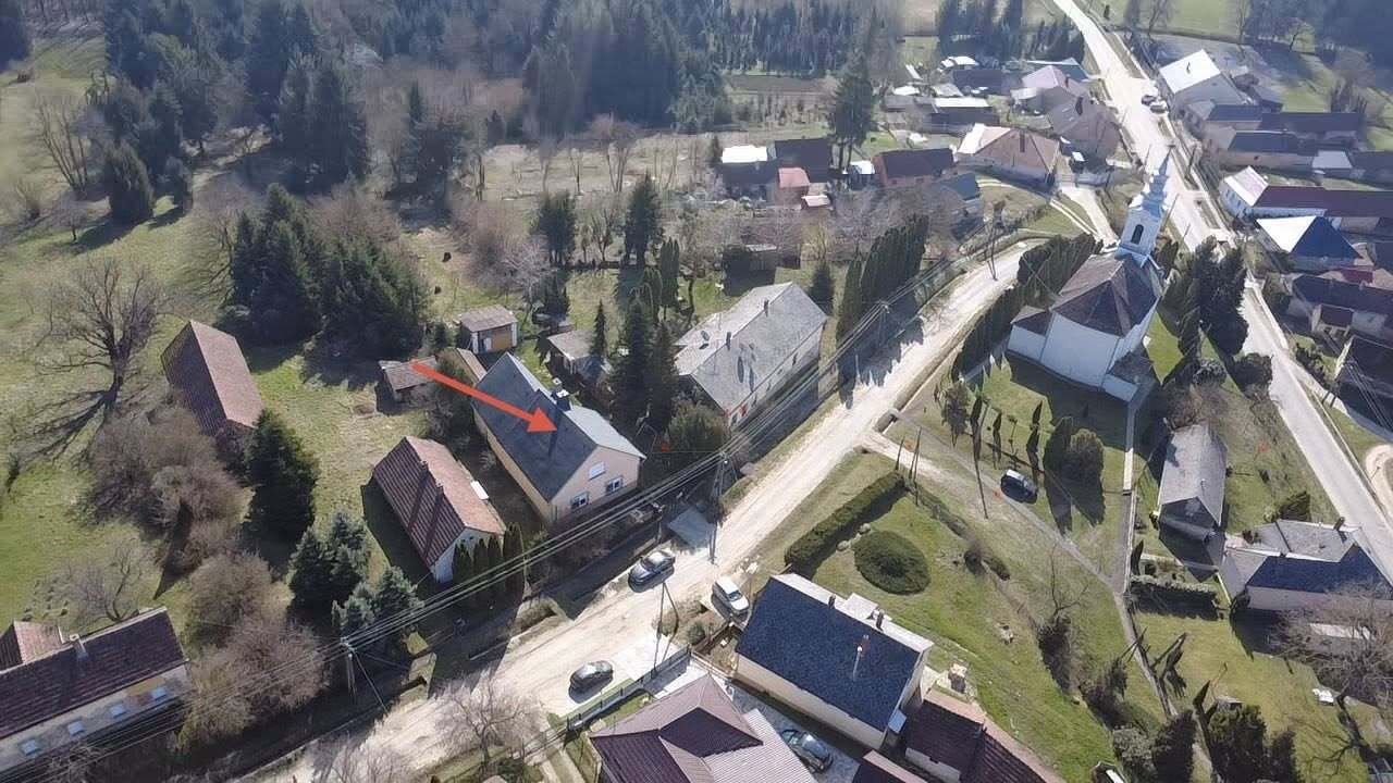 (AAA) Ruim tweegezinswoning met een groot perceel grond op een rustige locatie – Liszó, foto 3 van 17