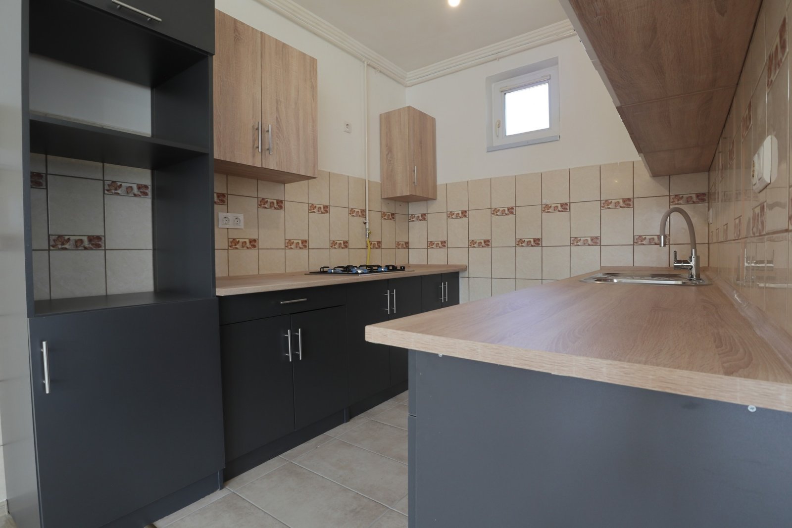 Vrijstaande woning in een rustige, kindvriendelijke buurt. – Sándorfalva, foto 2 van 14