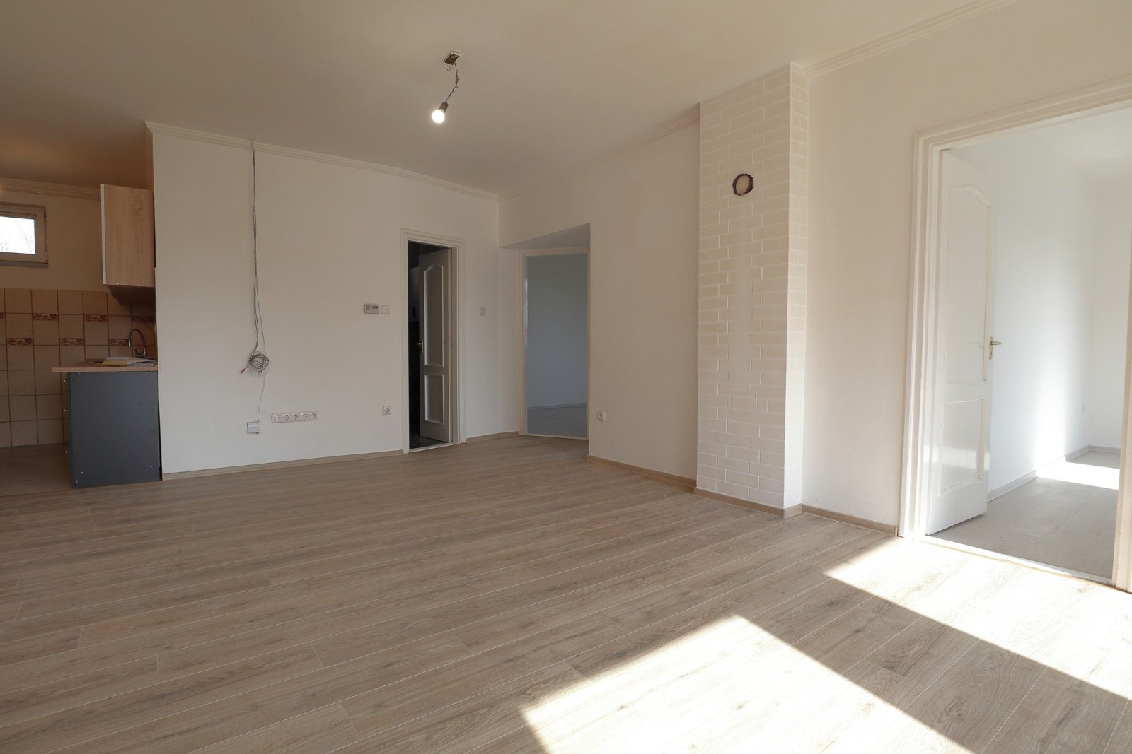 Vrijstaande woning in een rustige, kindvriendelijke buurt. – Sándorfalva, foto 10 van 14