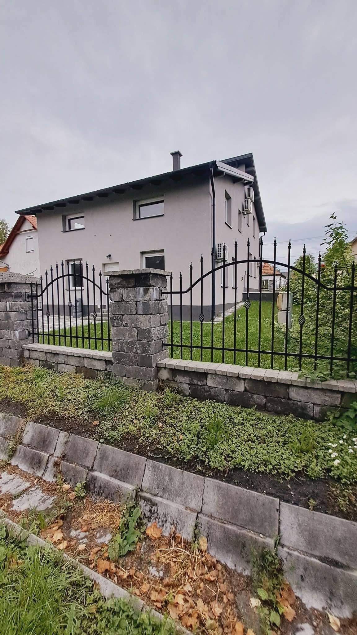 Nieuw gebouw, modern design, ideale vakantiehuissfeer – Balatonfenyves, foto 2 van 18