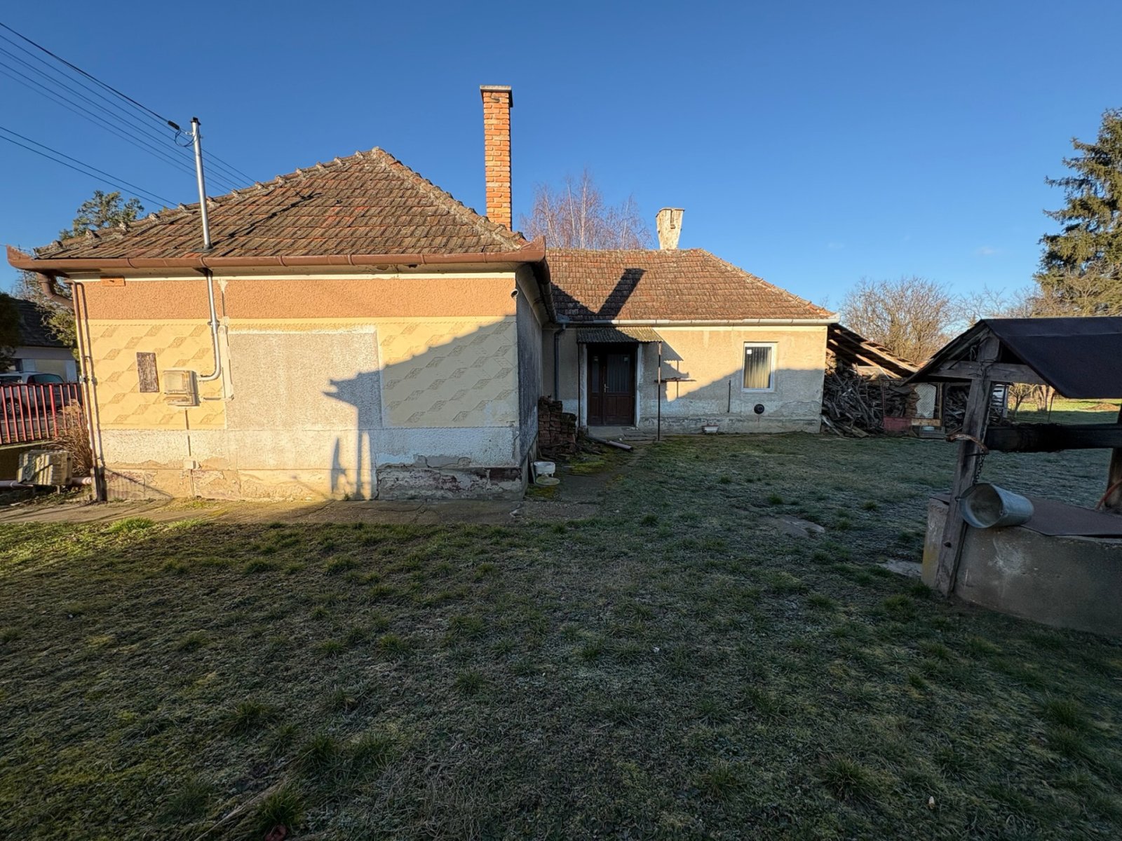 House in need of renovation in a quiet, harmonious setting – Türje, photo 2 of 12