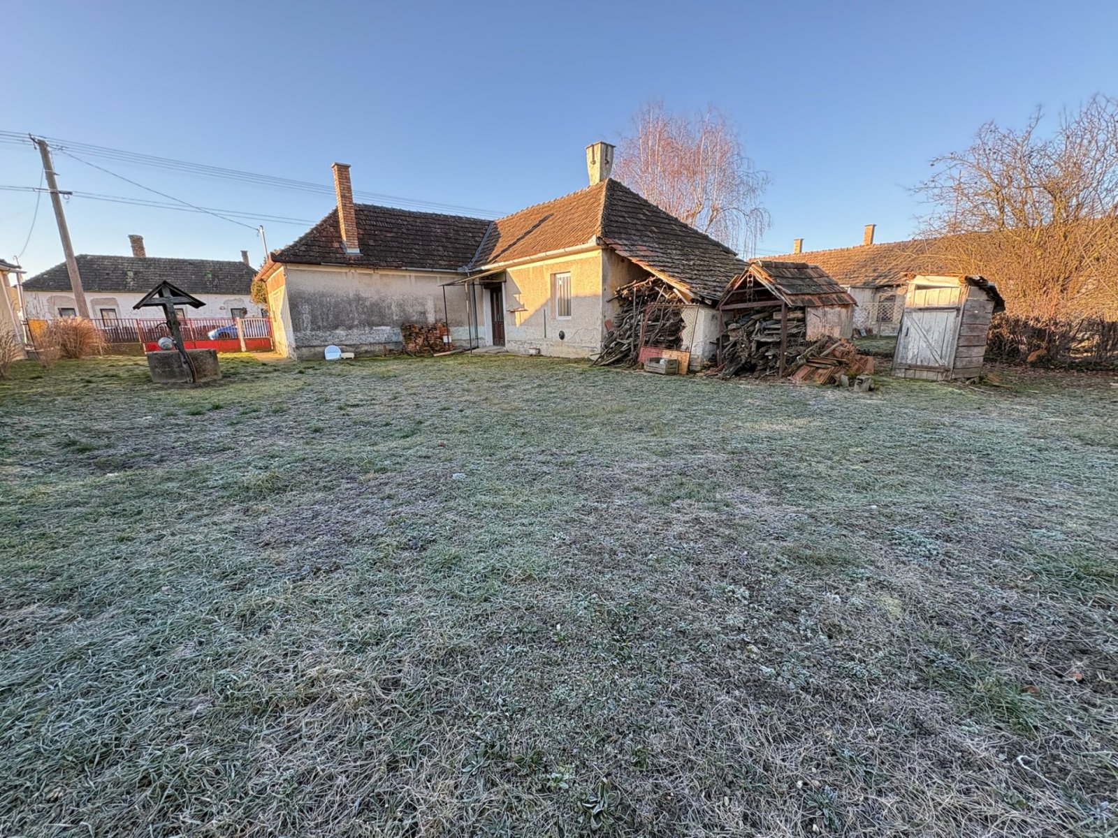 House in need of renovation in a quiet, harmonious setting – Türje, photo 3 of 12