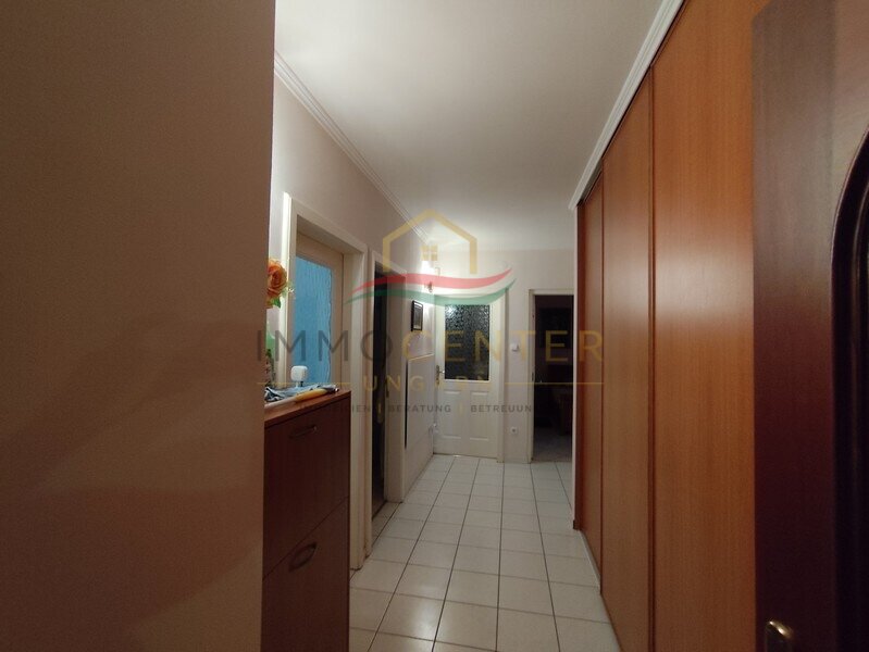 Ruim vrijstaand huis met veel potentie in Győr-Kisbácsa, nabij Révfalu., foto 12 van 21