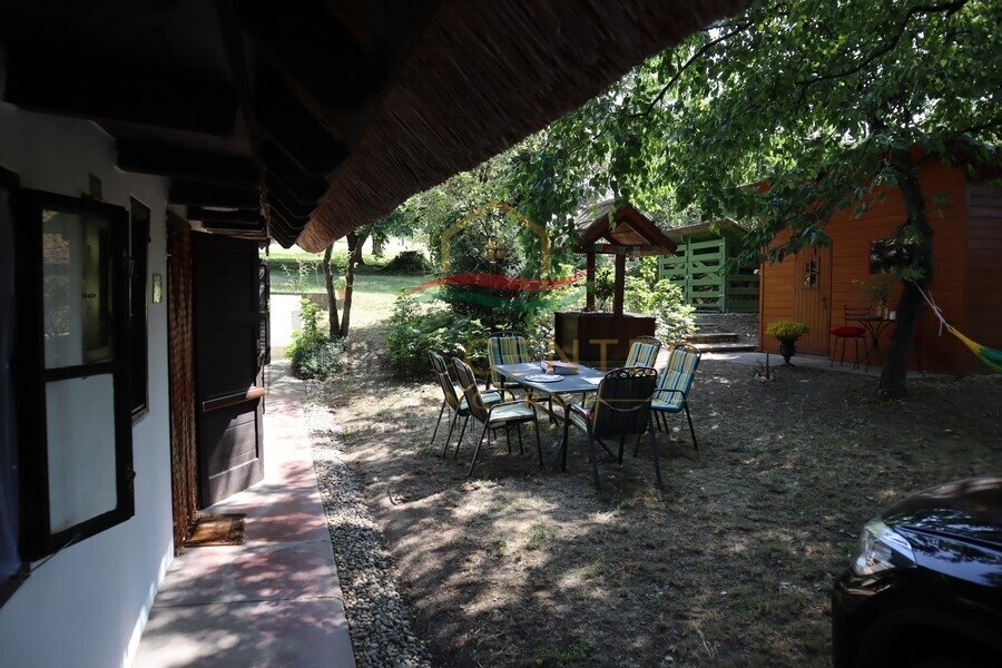 Fairytale-like, almost 100-year-old thatched farmhouse for sale in Győrújbarát, photo 9 of 21