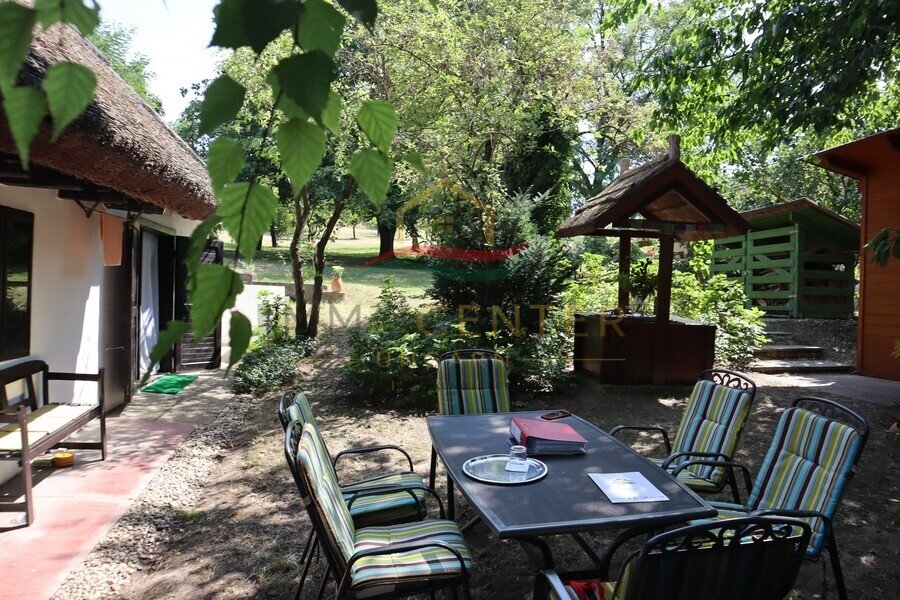 Fairytale-like, almost 100-year-old thatched farmhouse for sale in Győrújbarát, photo 10 of 21