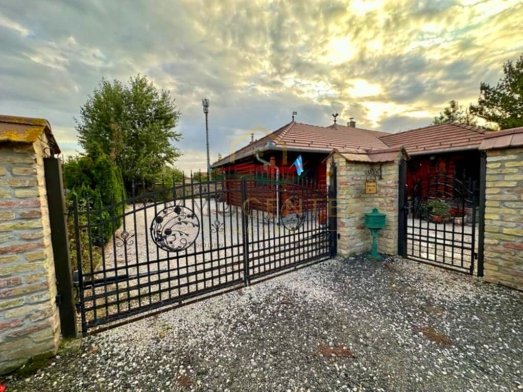 Self-sufficient luxury log house in Kecskemét - living in harmony with nature!, photo 18 of 24