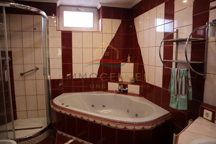 (BBA) Vrijstaande woning met eigen visvijver, zwembad en werkplaats – Jobaháza, foto 4 van 19