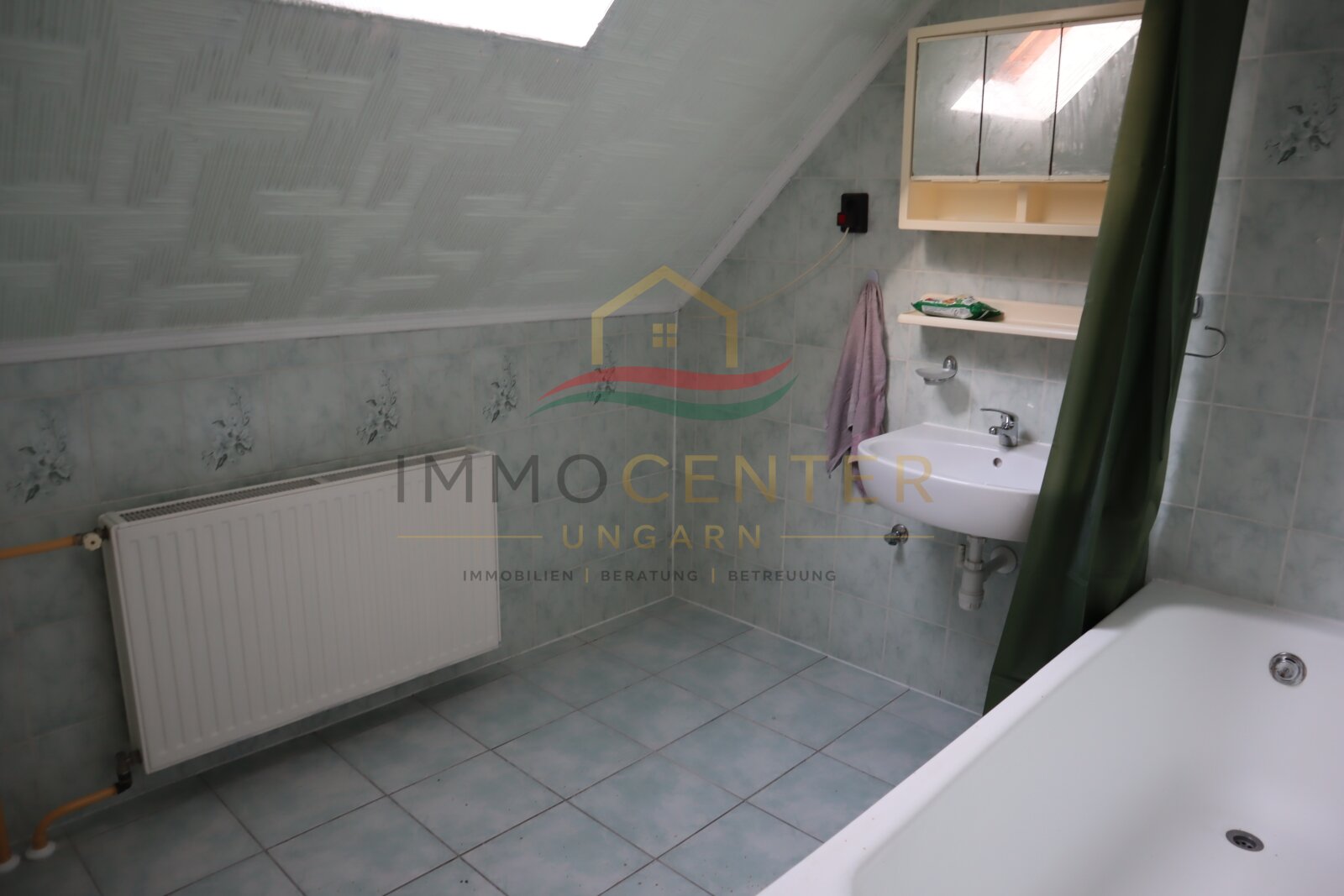 Familiehuis met serre, gastenverblijf, zwembad en sauna - vlakbij Győr, in Gönyű!, foto 18 van 23