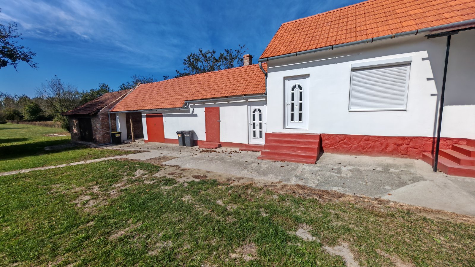 (BAA) Idyllisch landhuis voor comfortabel wonen: Eerste bewoning na renovatie met gastenkamer – Lábod, foto 2 van 20