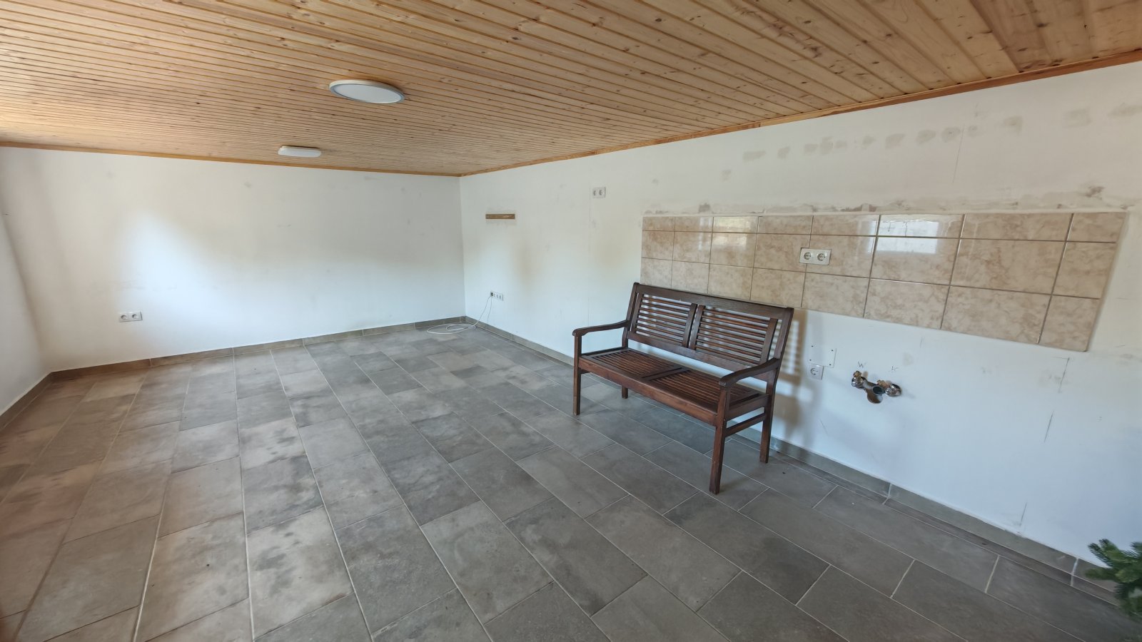 (BBA) Viel Platz für ein neues Leben in Ungarn - Landhaus mit 3.800 m² Grundstück in Türje, photo 16 of 37