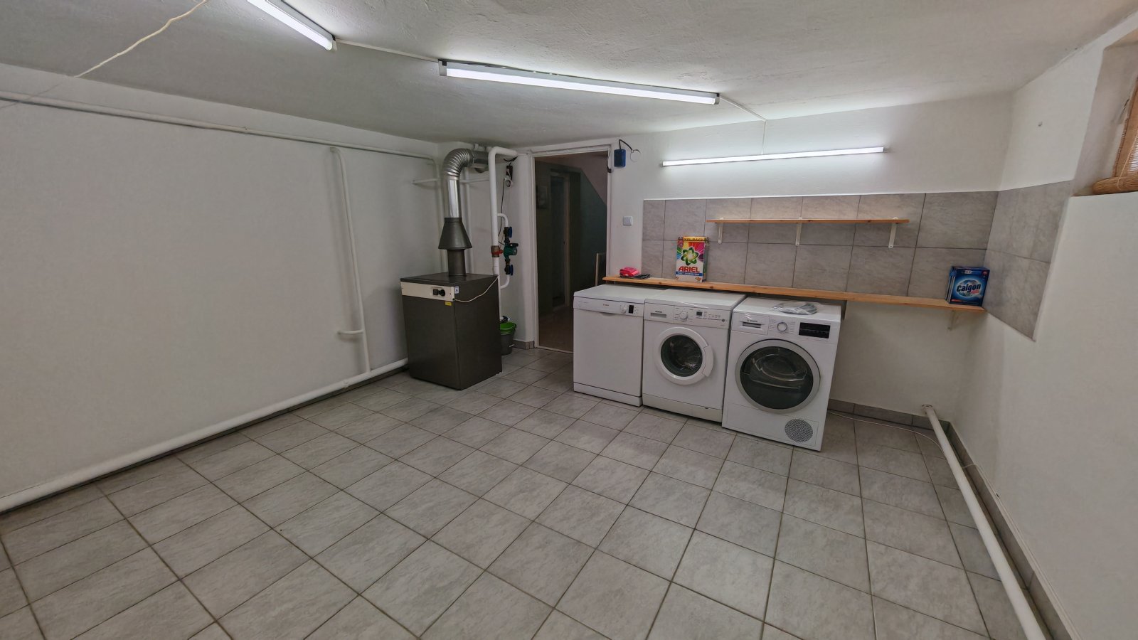 (BBA) Viel Platz für ein neues Leben in Ungarn - Landhaus mit 3.800 m² Grundstück in Türje, photo 31 of 37