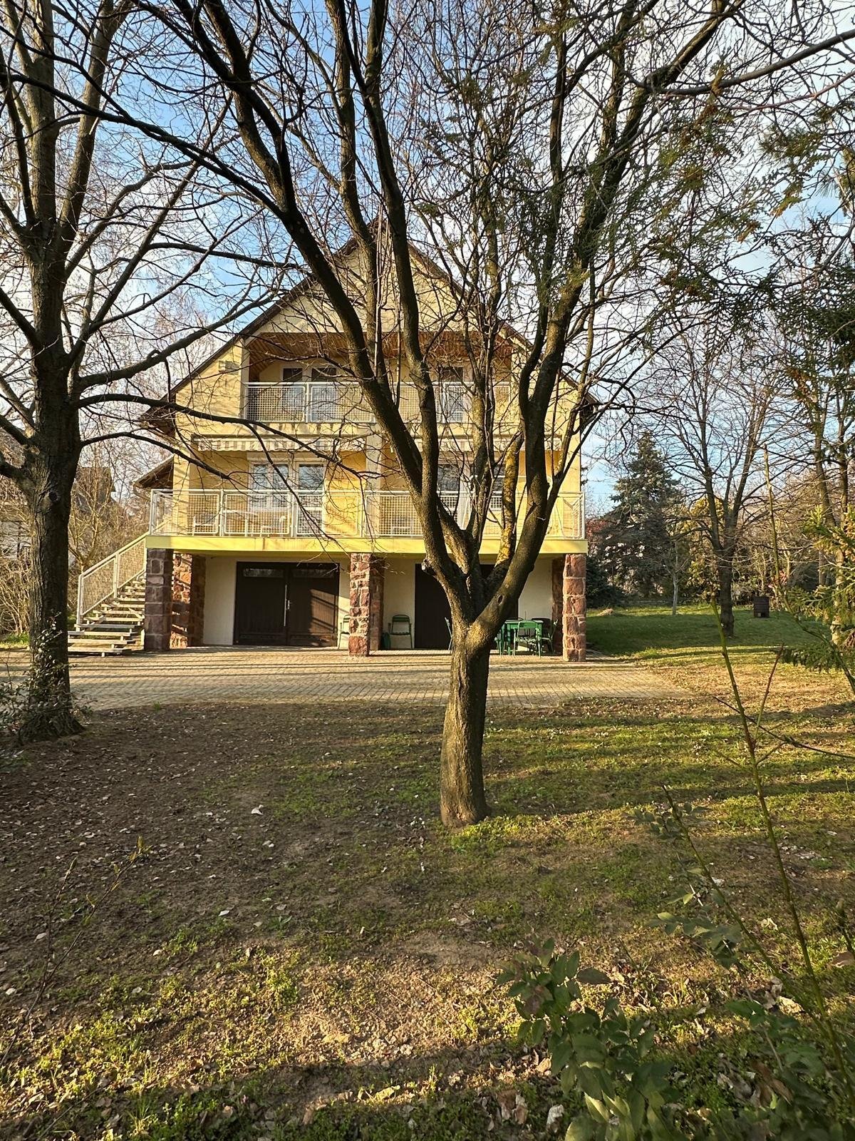 (ABA) Vrijstaande woning aan de beroemde noordelijke oever van het Balatonmeer – Révfülöp, foto 3 van 49
