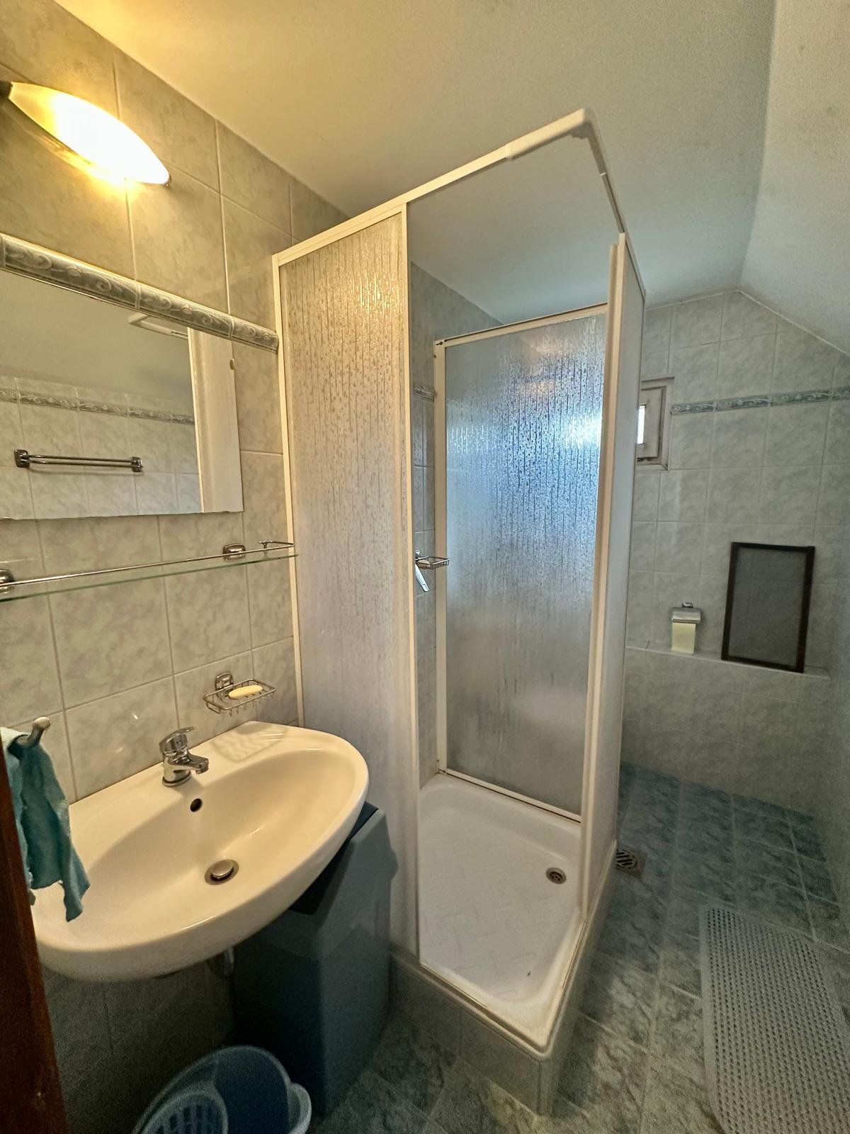 (ABA) Vrijstaande woning aan de beroemde noordelijke oever van het Balatonmeer – Révfülöp, foto 24 van 49
