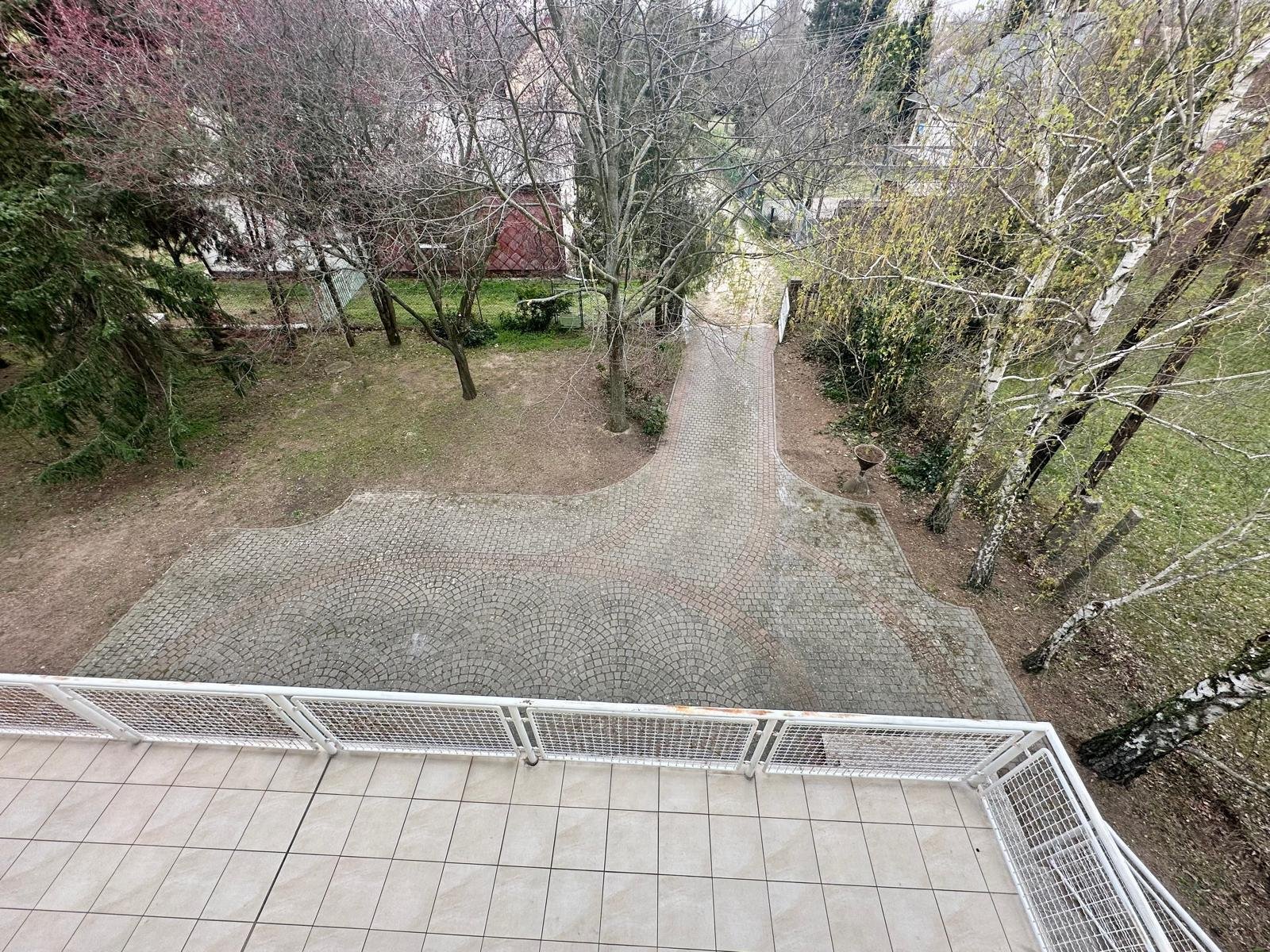 (ABA) Vrijstaande woning aan de beroemde noordelijke oever van het Balatonmeer – Révfülöp, foto 27 van 49